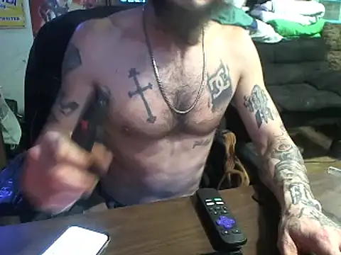 Snapshot of CloudDadddyyy420 chatting on February 18, 7:32 am CloudDadddyyy420 online show from February 18, 7:32 am