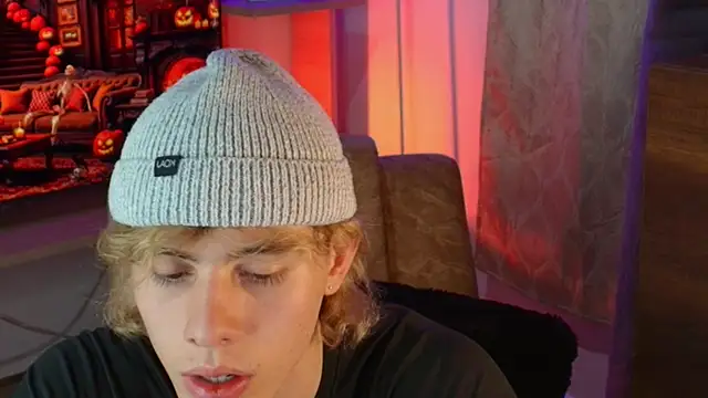 Snapshot of dimitri_tv chatting on November 1, 12:47 am dimitri tv online show from November 1, 12:47 am