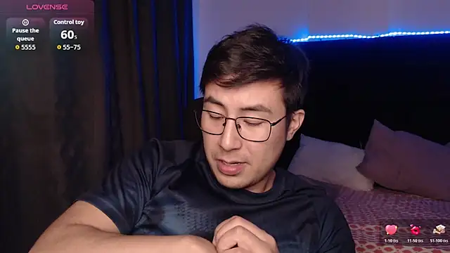 andrewmhilton  online show from April 27, 6:43 am