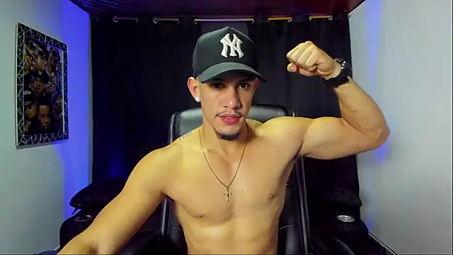 Snapshot of jhonnysnow17 chatting on October 23, 2:48 am jhonnysnow17 online show from October 23, 2:48 am