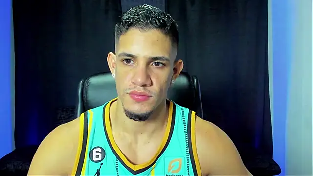 Snapshot of jhonnysnow17 chatting on October 31, 5:53 am jhonnysnow17 online show from October 31, 5:53 am