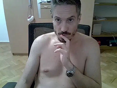 Snapshot of delayclose_ chatting on October 9, 4:12 pm delayclose online show from October 9, 4:12 pm