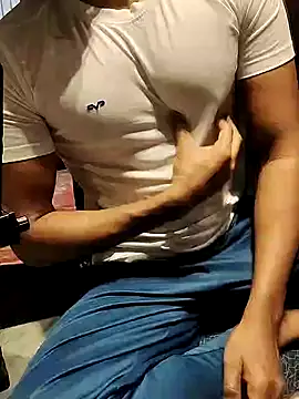 Snapshot of xxxhugedick0001 chatting on February 24, 7:00 am xxxhugedick0001 online show from February 24, 7:00 am