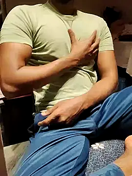 Snapshot of xxxhugedick0001 chatting on March 1, 1:40 pm xxxhugedick0001 online show from March 1, 1:40 pm