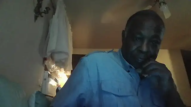 macnificent1fr online show from February 21, 11:28 pm