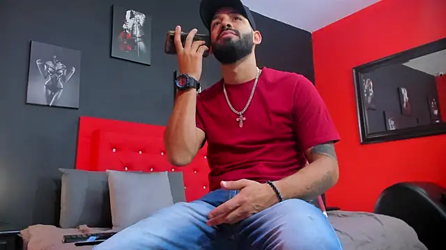 Snapshot of Thiagogomez chatting on September 24, 12:36 pm Thiagogomez online show from September 24, 12:36 pm