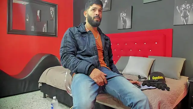 Snapshot of Thiagogomez chatting on September 30, 12:31 pm Thiagogomez online show from September 30, 12:31 pm
