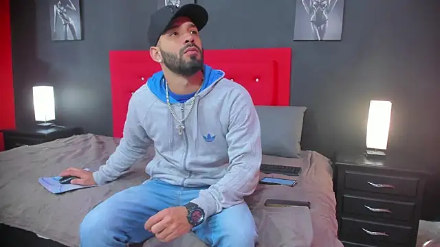 Snapshot of Thiagogomez chatting on October 2, 12:20 pm Thiagogomez online show from October 2, 12:20 pm