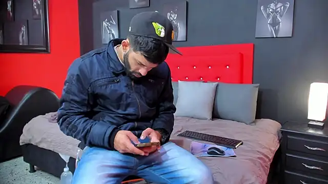 Snapshot of Thiagogomez chatting on October 7, 12:20 pm Thiagogomez online show from October 7, 12:20 pm