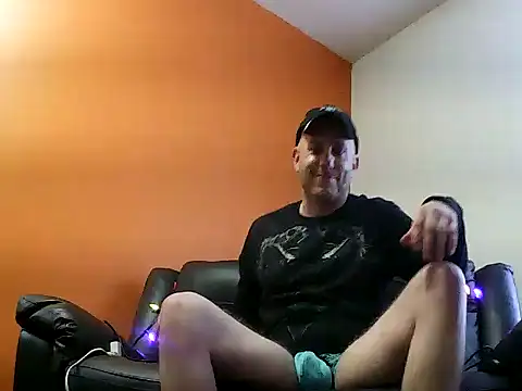 Snapshot of Hydro-Blastz chatting on December 24, 2:44 pm Hydro-Blastz online show from December 24, 2:44 pm