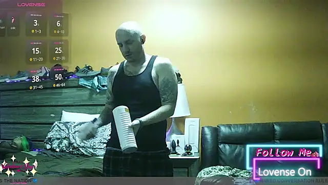 Snapshot of Hydro-Blastz chatting on February 11, 10:39 pm Hydro-Blastz online show from February 11, 10:39 pm