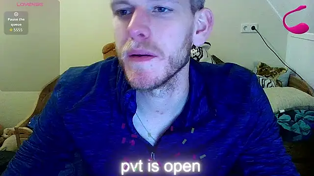 Snapshot of Love_Bert chatting on October 31, 9:18 pm Love Bert online show from October 31, 9:18 pm