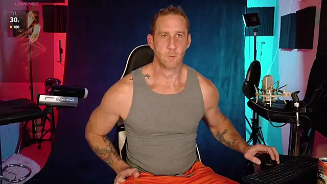 Snapshot of FiftyShadez chatting on November 1, 2:37 am FiftyShadez online show from November 1, 2:37 am