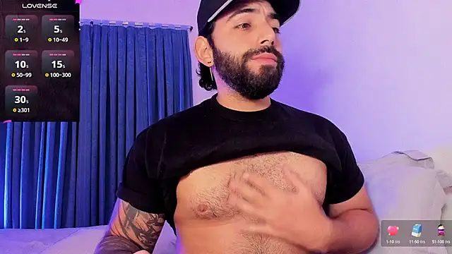 Snapshot of leo_thewolf_ chatting on September 21, 6:19 pm leo thewolf online show from September 21, 6:19 pm