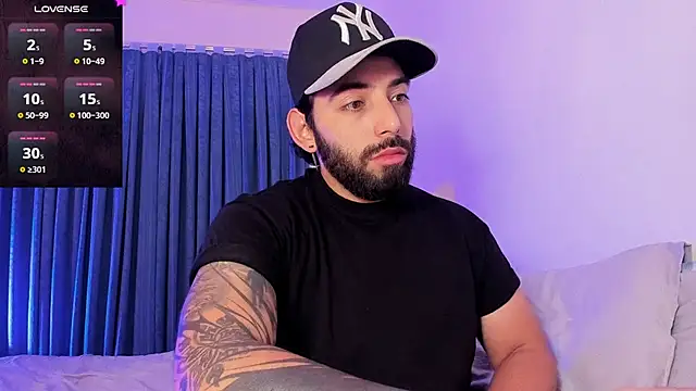 Snapshot of leo_thewolf_ chatting on September 19, 5:24 pm leo thewolf online show from September 19, 5:24 pm