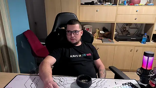 bigpuff hott online show from October 25, 7:04 pm