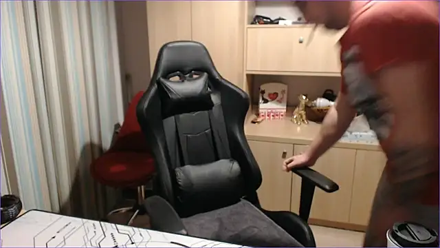 bigpuff hott online show from November 1, 8:24 pm