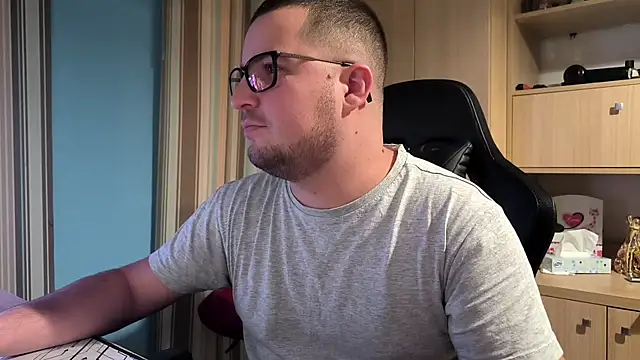 bigpuff hott online show from October 17, 8:24 pm