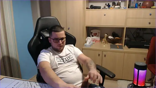 bigpuff hott online show from October 20, 8:35 pm