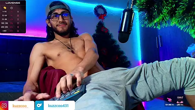 Snapshot of kuzzcoo chatting on January 5, 2:38 am kuzzcoo online show from January 5, 2:38 am
