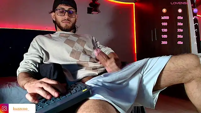 kuzzcoo online show from October 18, 12:26 am