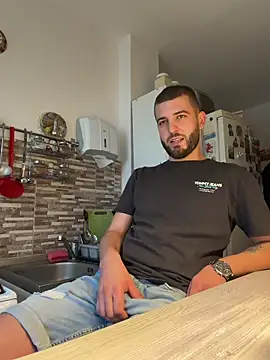 Snapshot of ElChapoGuzman95 chatting on October 28, 6:38 am ElChapoGuzman95 online show from October 28, 6:38 am