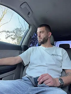 Snapshot of ElChapoGuzman95 chatting on October 31, 6:50 am ElChapoGuzman95 online show from October 31, 6:50 am