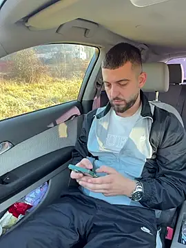 ElChapoGuzman95 online show from November 14, 7:32 am