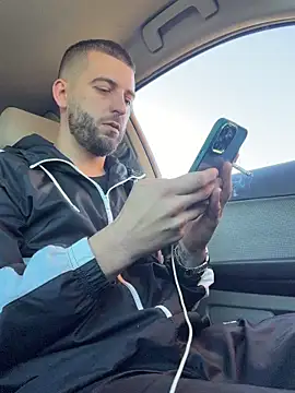 Snapshot of ElChapoGuzman95 chatting on October 25, 6:15 am ElChapoGuzman95 online show from October 25, 6:15 am