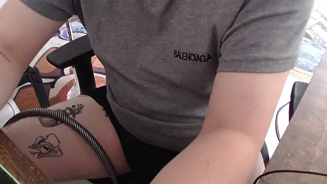 sweetsmile93 online show from November 11, 10:53 am