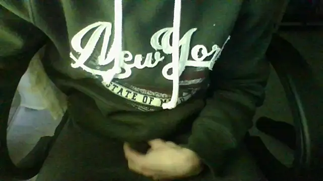 Snapshot of FranciCazzone chatting on March 4, 1:12 am FranciCazzone online show from March 4, 1:12 am