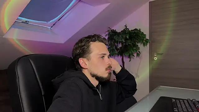 naked psy online show from April 11, 6:00 pm