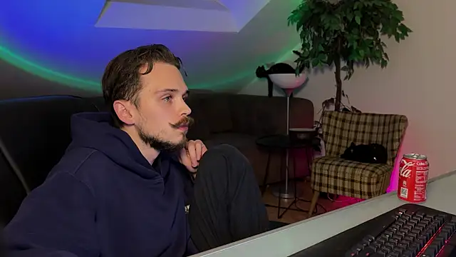 naked psy online show from March 31, 11:06 pm