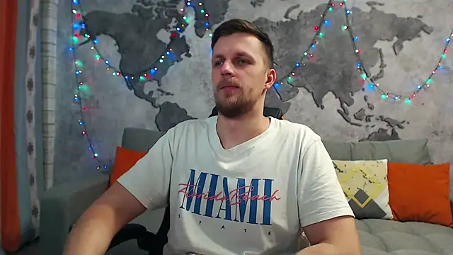 Snapshot of VikingChrisss chatting on December 23, 11:25 am VikingChrisss online show from December 23, 11:25 am