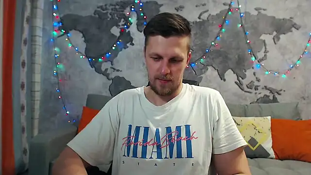 Snapshot of VikingChrisss chatting on December 22, 10:28 am VikingChrisss online show from December 22, 10:28 am