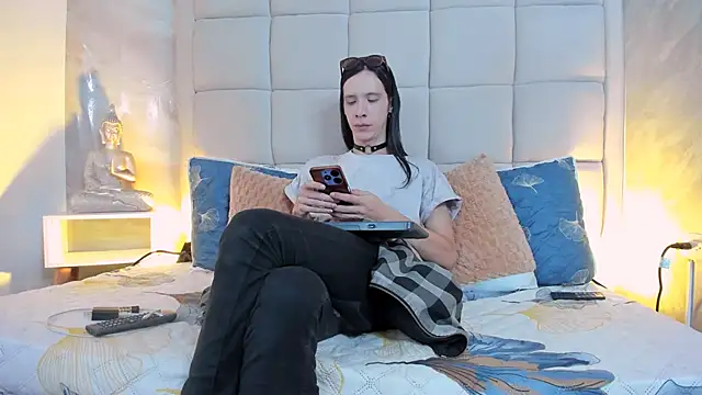 Hecatee 77 online show from October 14, 8:05 pm