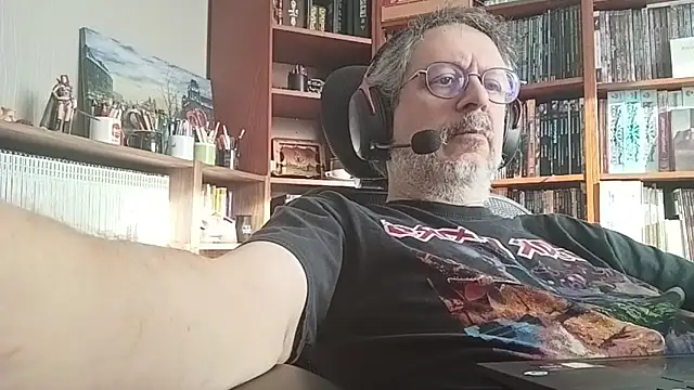 Snapshot of Mandra_is_a_whore chatting on October 30, 8:49 am Mandra is a whore online show from October 30, 8:49 am