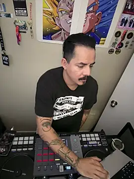 PeterGrandee online show from May 5, 8:42 pm