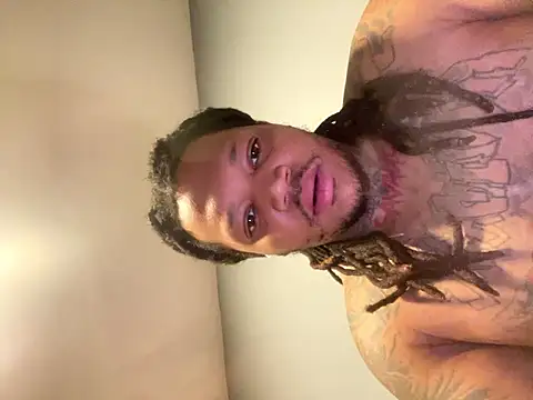 Kneelong13 online show from March 7, 11:57 pm