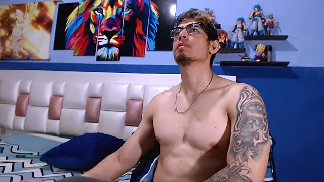 Snapshot of spartan_guy chatting on February 7, 2:26 pm spartan guy online show from February 7, 2:26 pm