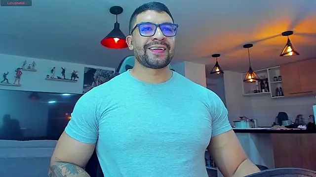 Snapshot of Michael_Diamond chatting on December 3, 2:56 am Michael Diamond online show from December 3, 2:56 am