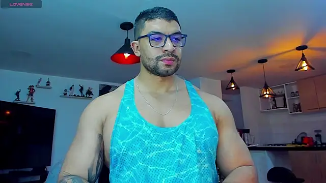 Snapshot of Michael_Diamond chatting on January 24, 3:00 am Michael Diamond online show from January 24, 3:00 am