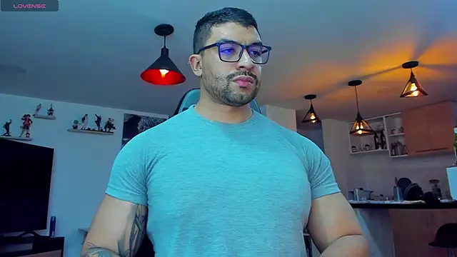 Snapshot of Michael_Diamond chatting on January 29, 12:54 am Michael Diamond online show from January 29, 12:54 am