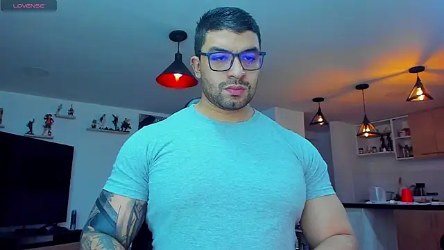 Snapshot of Michael_Diamond chatting on February 6, 2:44 am Michael Diamond online show from February 6, 2:44 am