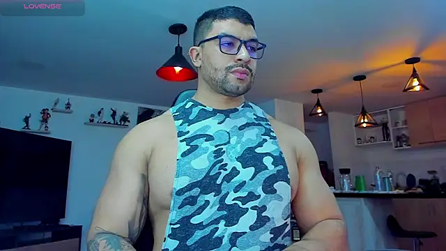 Snapshot of Michael_Diamond chatting on January 27, 2:20 am Michael Diamond online show from January 27, 2:20 am