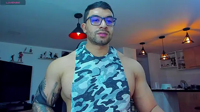 Snapshot of Michael_Diamond chatting on February 5, 1:26 am Michael Diamond online show from February 5, 1:26 am