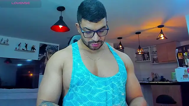 Snapshot of Michael_Diamond chatting on December 28, 2:01 am Michael Diamond online show from December 28, 2:01 am