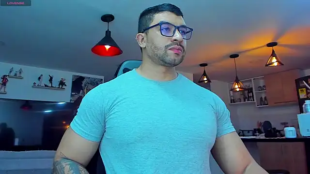 Snapshot of Michael_Diamond chatting on December 19, 2:12 am Michael Diamond online show from December 19, 2:12 am