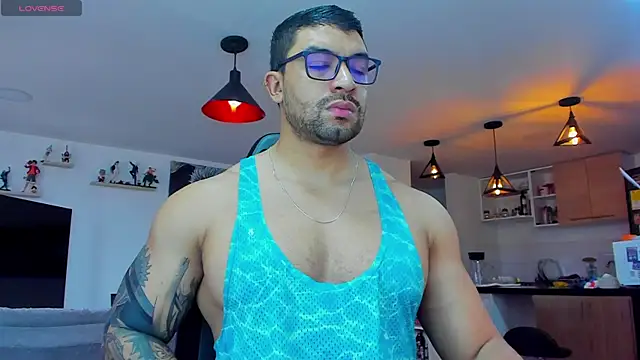 Snapshot of Michael_Diamond chatting on February 8, 3:31 pm Michael Diamond online show from February 8, 3:31 pm