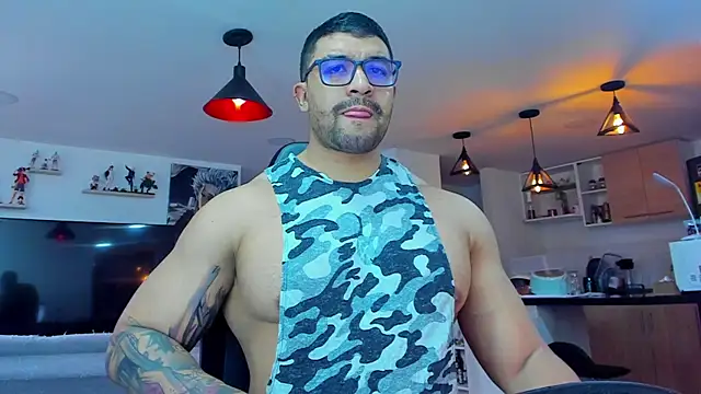 Snapshot of Michael_Diamond chatting on January 1, 9:31 pm Michael Diamond online show from January 1, 9:31 pm